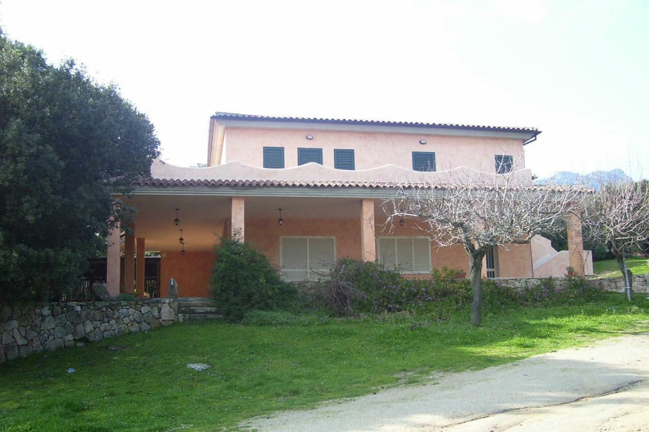 Fumu Ludurru Farm Stay Padru Екстер'єр фото