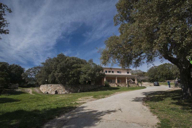 Fumu Ludurru Farm Stay Padru Екстер'єр фото
